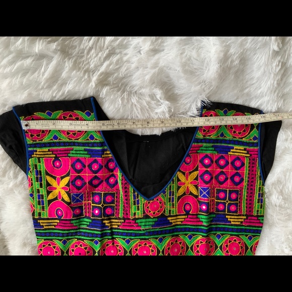 Colorful Embroidered Tunic - Picture 8 of 12